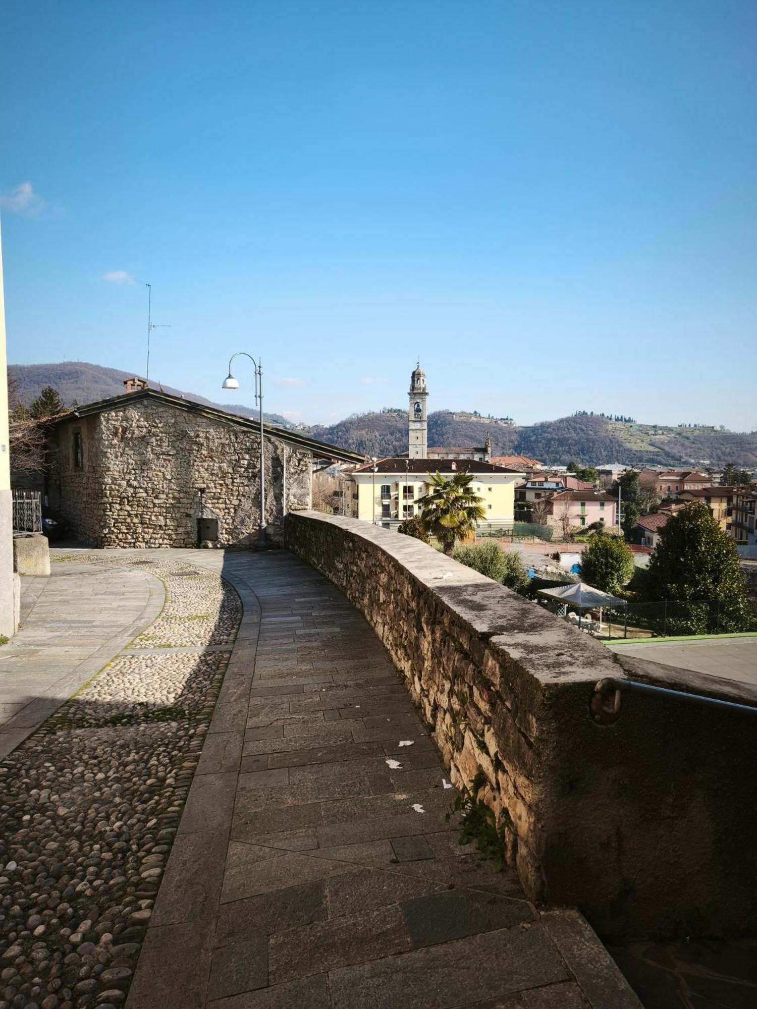 Il Piazzolo, Un Angolo Di Storia Carobbio degli Angeli Zewnętrze zdjęcie